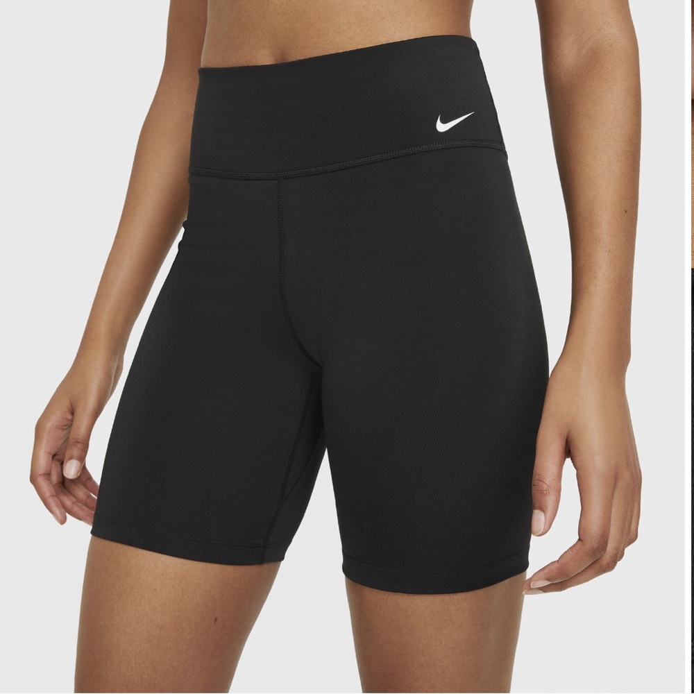 Nike One Mid-Rise Bike Shorts - M